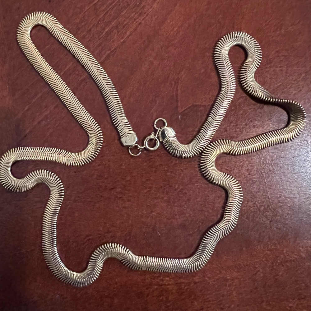 Vintage from the 70s Gold snake like chain